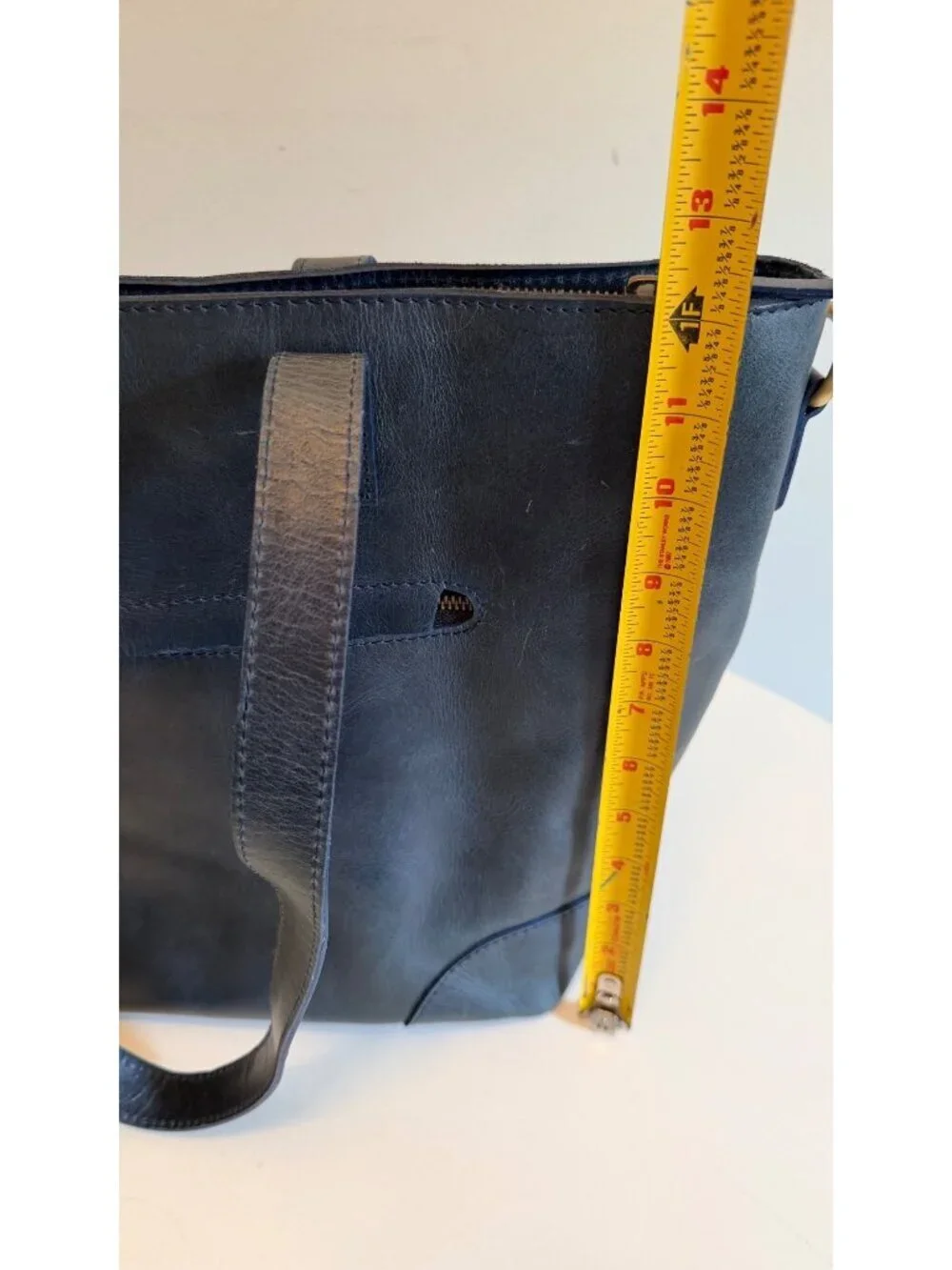Unbranded leather tote